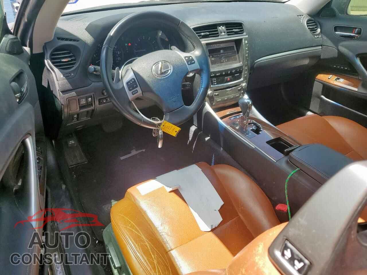 LEXUS IS 2011 - JTHFF2C2XB2519905