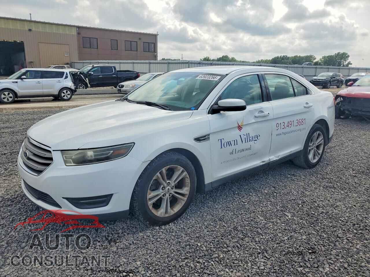 FORD TAURUS 2015 - 1FAHP2E87FG182181