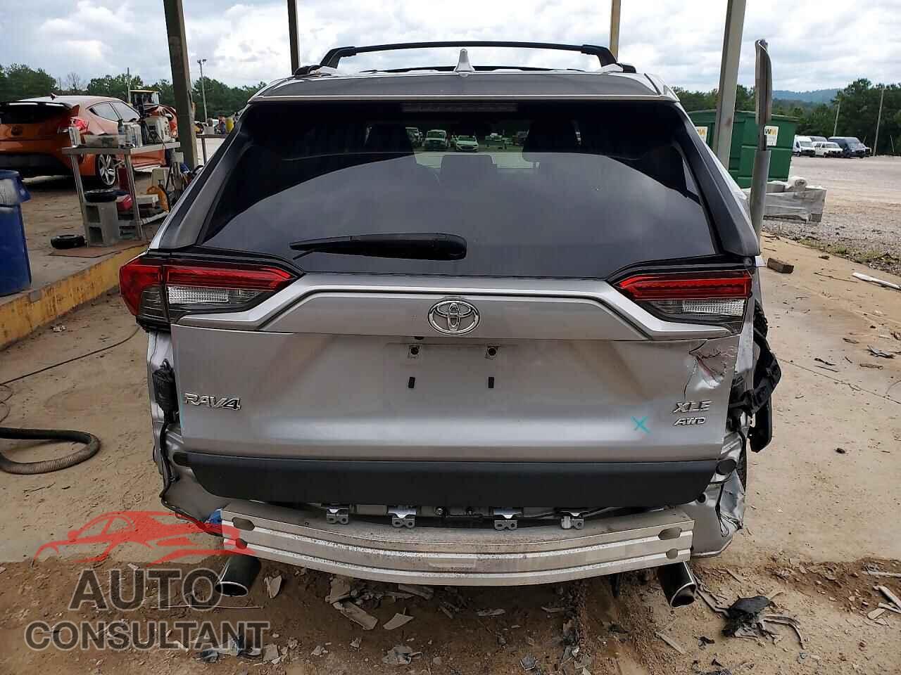 TOYOTA RAV4 2020 - JTMP1RFV5LD059710