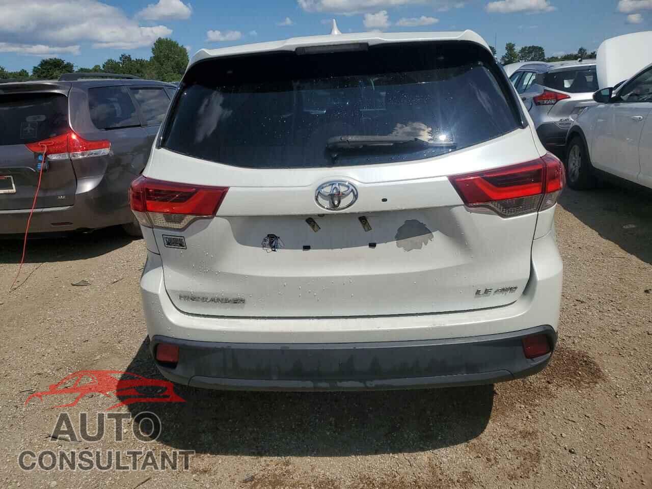 TOYOTA HIGHLANDER 2018 - 5TDBZRFH6JS884864