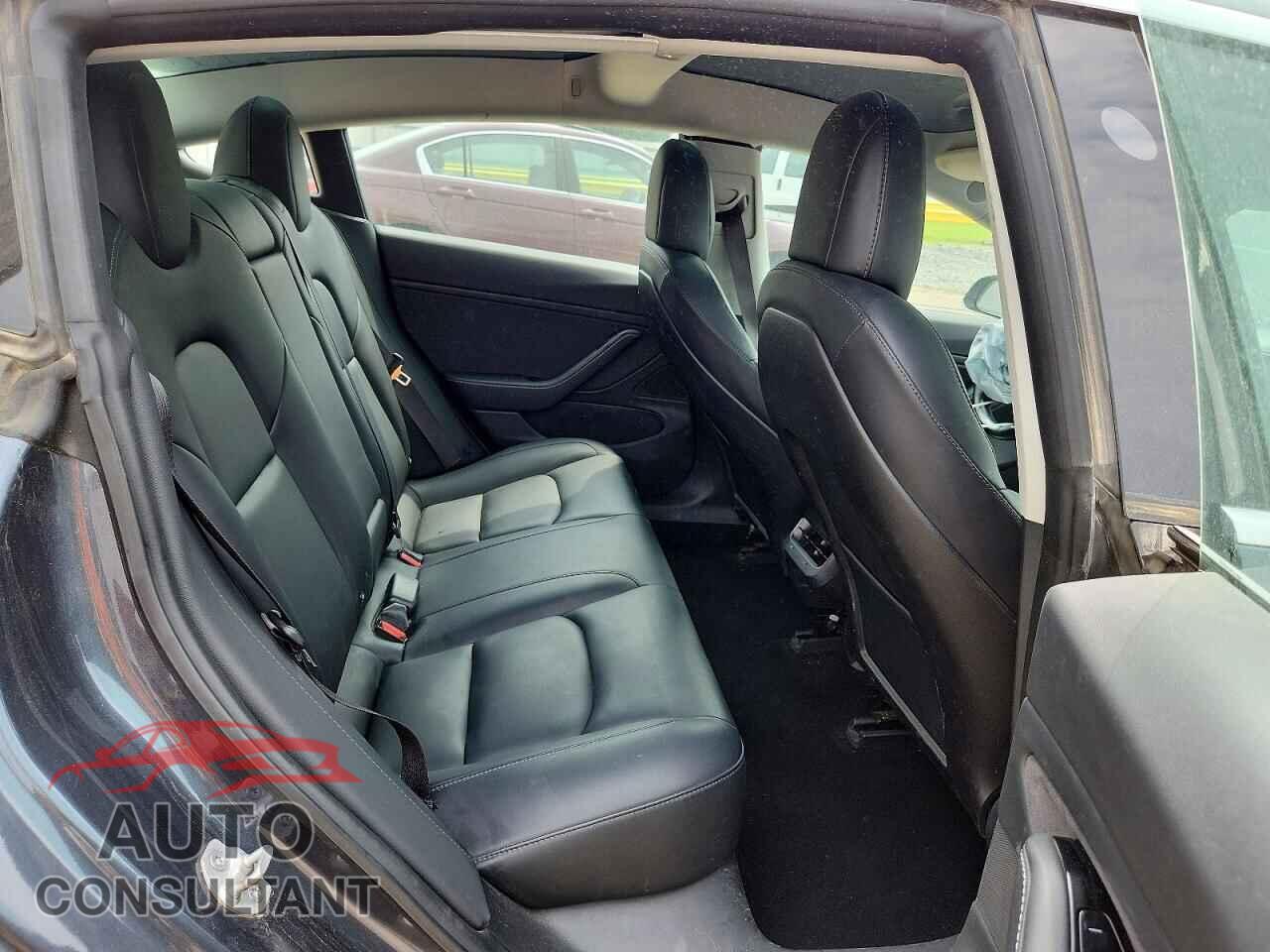 TESLA MODEL 3 2018 - 5YJ3E1EB4JF113967
