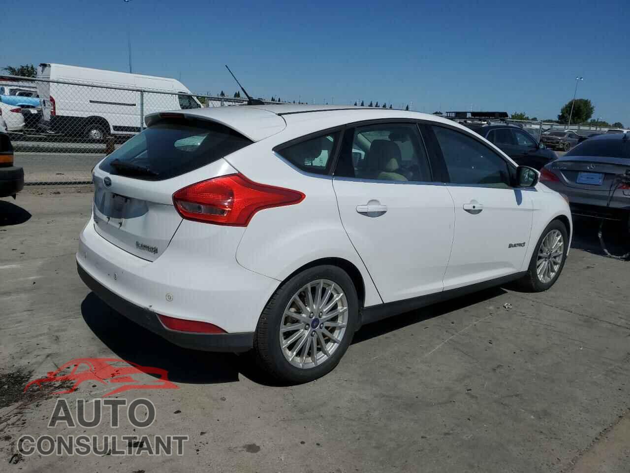 FORD FOCUS 2016 - 1FADP3R47GL216219