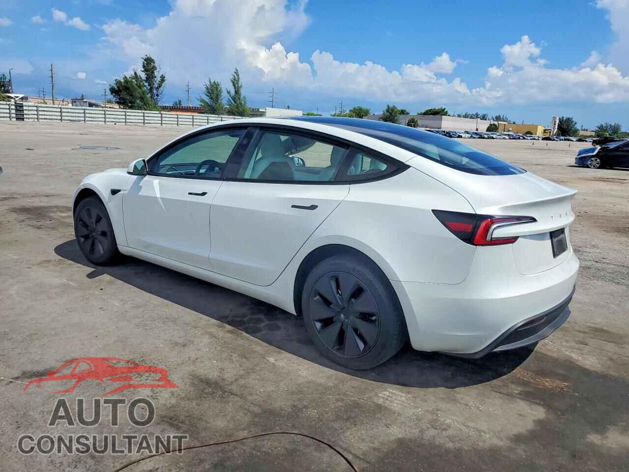 TESLA MODEL 3 2025 - 5YJ3E1EA4SF021203