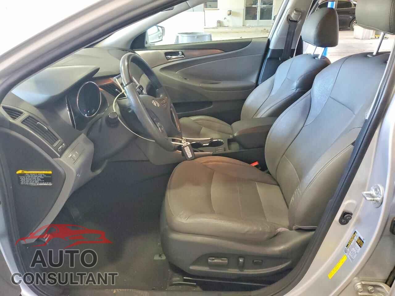 HYUNDAI SONATA 2012 - KMHEC4A4XCA033751