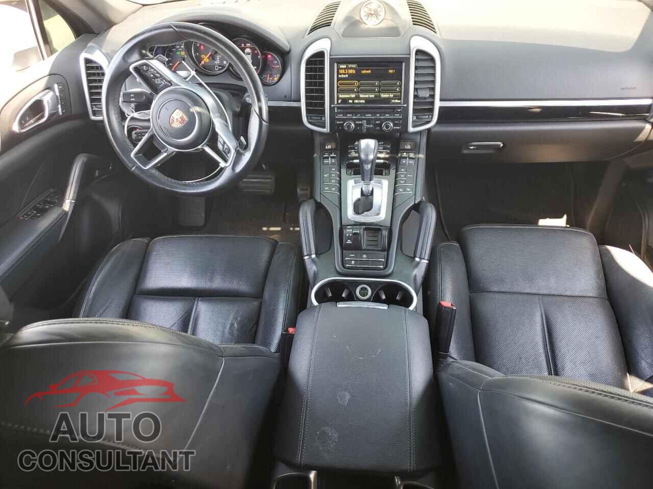 PORSCHE CAYENNE 2016 - WP1AA2A21GLA03607