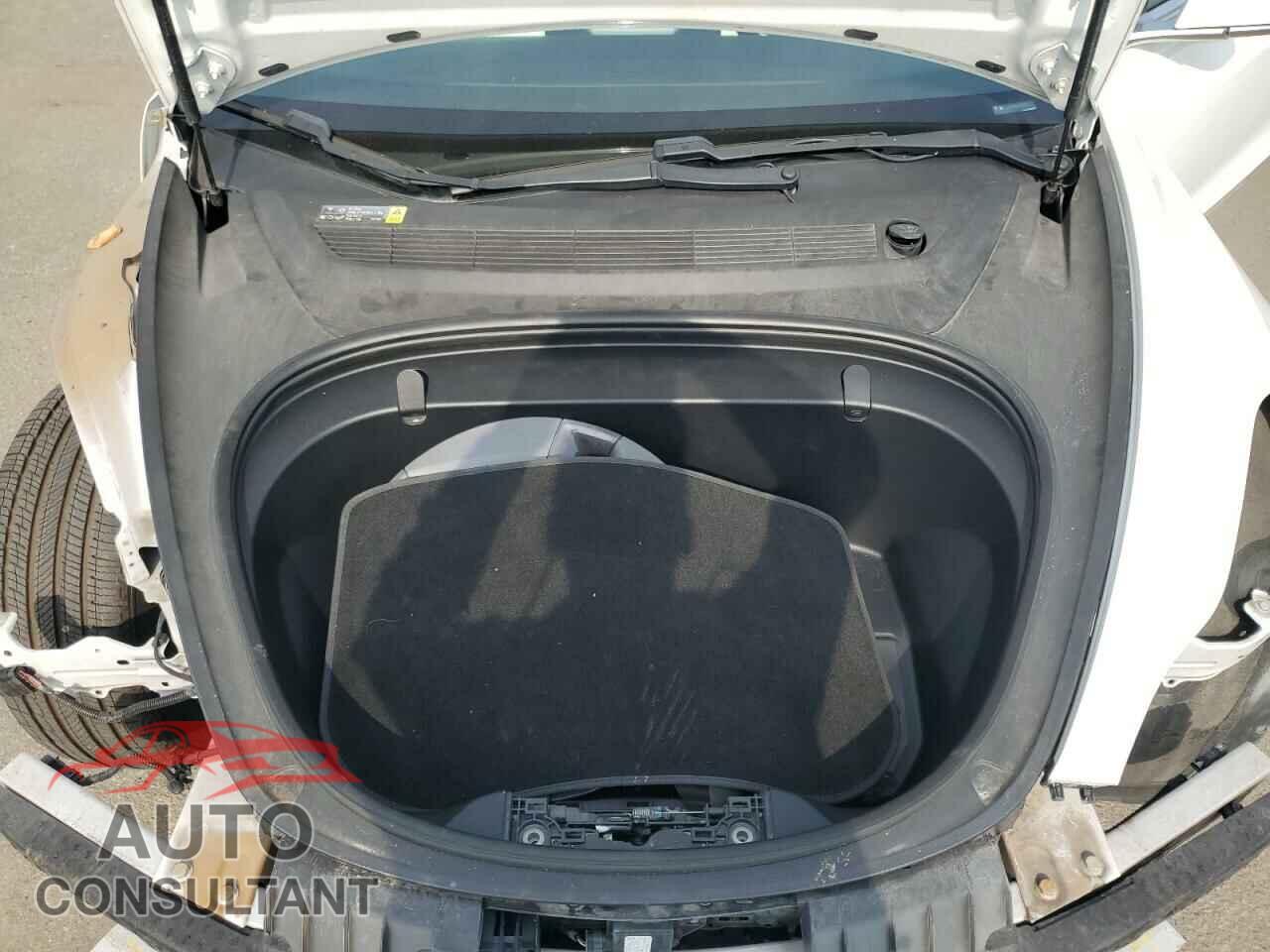 TESLA MODEL 3 2018 - 5YJ3E1EB8JF100073