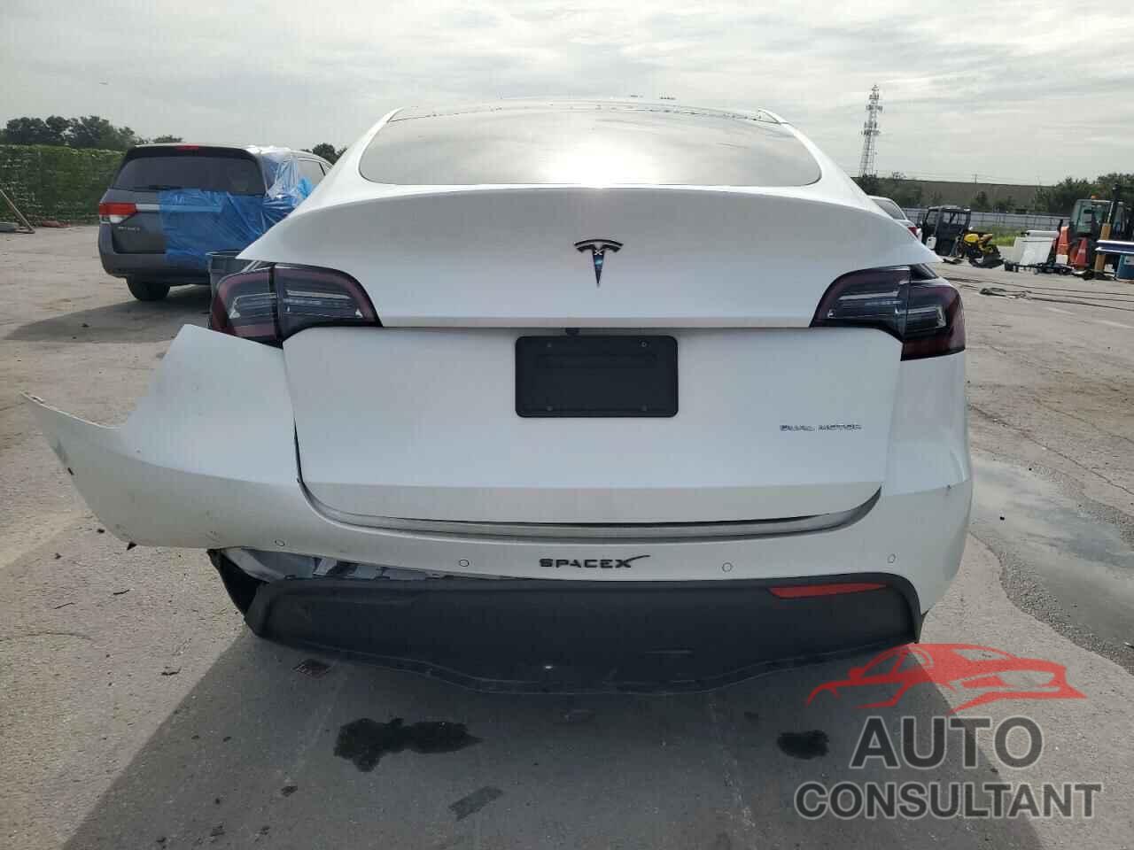 TESLA MODEL Y 2020 - 5YJYGDEE6LF030894