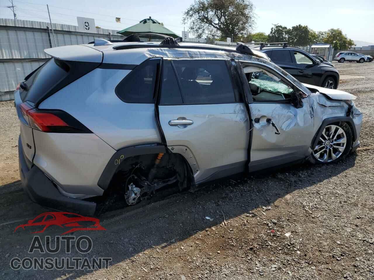 TOYOTA RAV4 2020 - JTMC1RFV2LJ020136