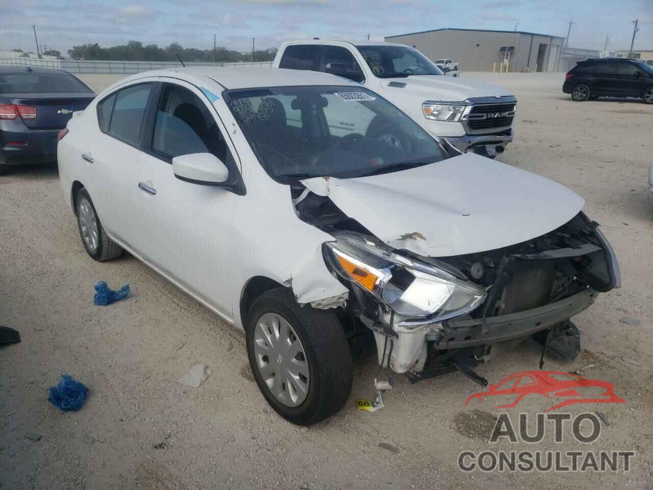 NISSAN VERSA 2017 - 3N1CN7APXHL839285