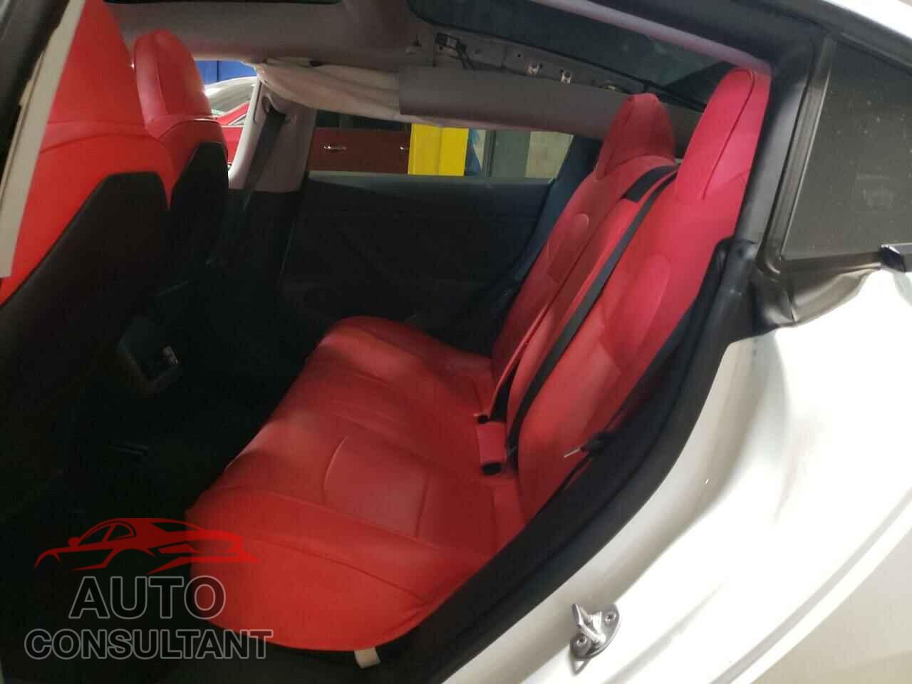 TESLA MODEL 3 2021 - 5YJ3E1EA4MF867351
