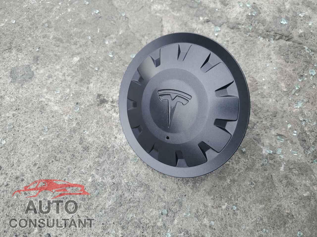 TESLA MODEL 3 2023 - 5YJ3E1EC5PF404530