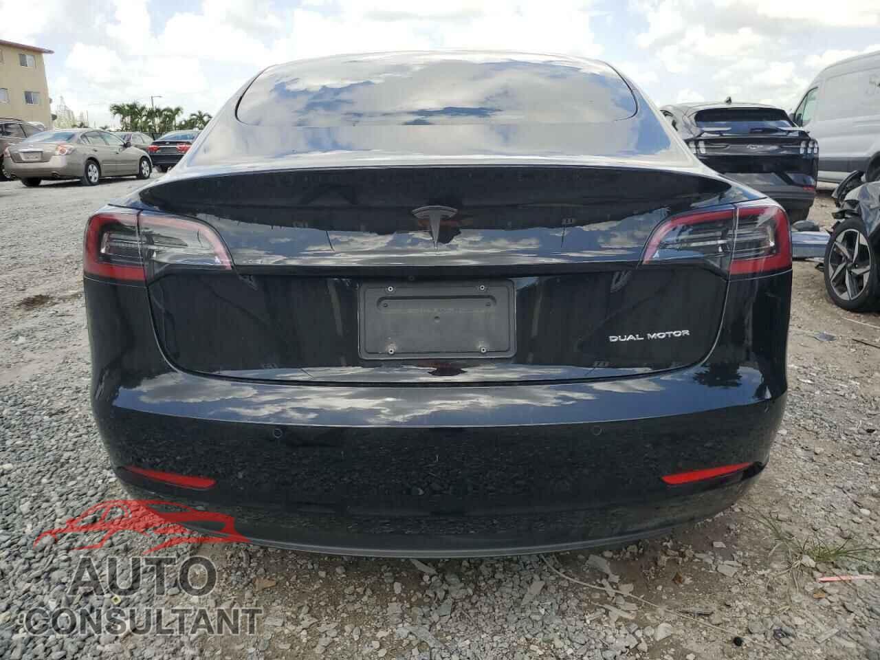 TESLA MODEL 3 2021 - 5YJ3E1EB3MF048999