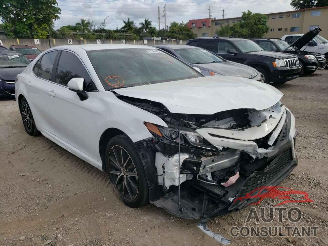TOYOTA CAMRY 2021 - 4T1G11AK3MU560347