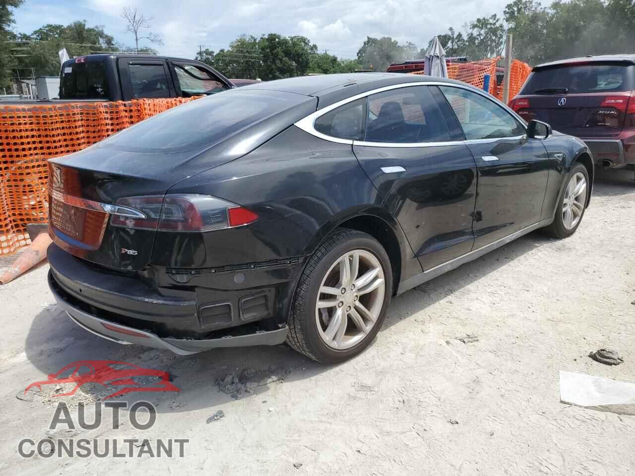 TESLA MODEL S 2013 - 5YJSA1CP0DFP27599