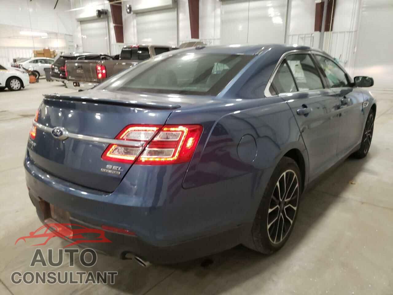 FORD TAURUS 2018 - 1FAHP2E89JG134867