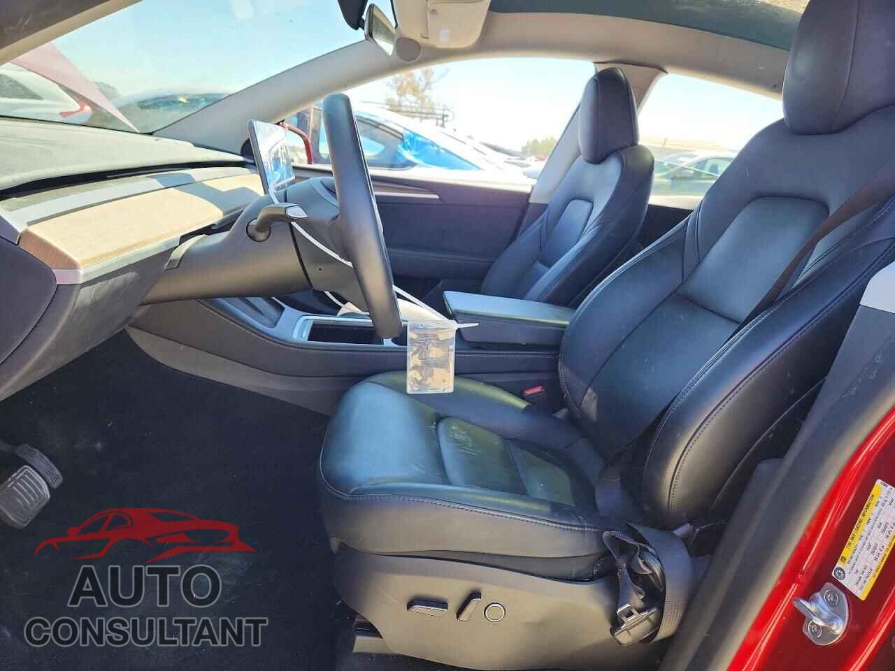 TESLA MODEL Y 2024 - 7SAYGAEE3RF163560