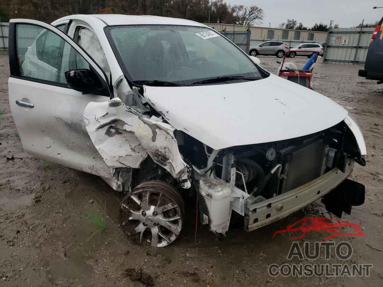 NISSAN VERSA 2018 - 3N1CN7AP0JL845134