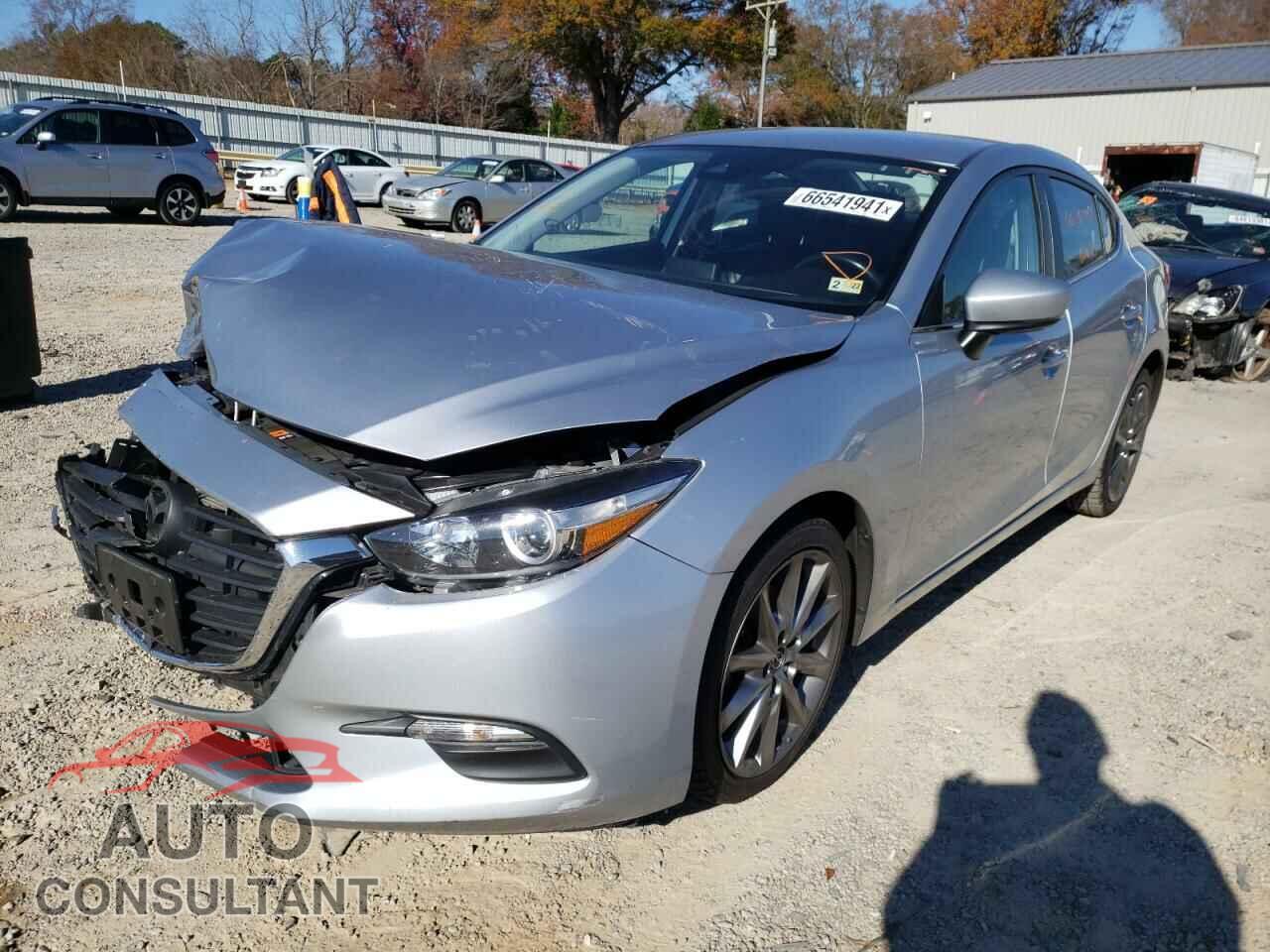 MAZDA 3 2018 - 3MZBN1V30JM201962