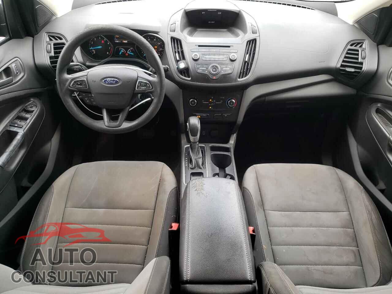 FORD ESCAPE 2017 - 1FMCU0F7XHUD04085