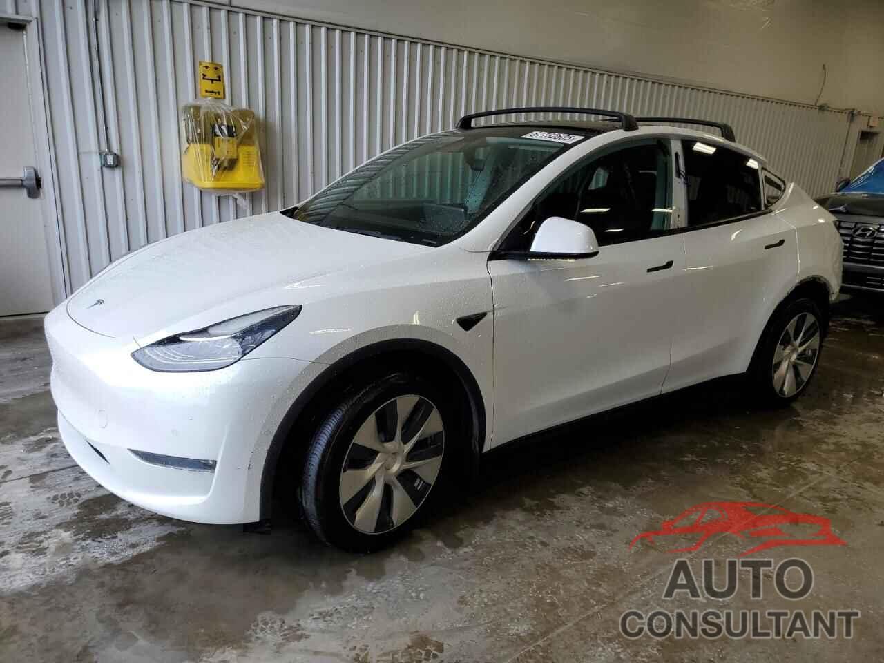 TESLA MODEL Y 2020 - 5YJYGDEE1LF043908