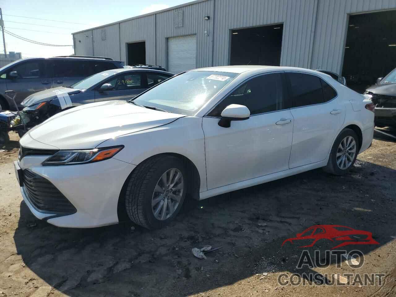 TOYOTA CAMRY 2018 - JTNB11HK7J3045210