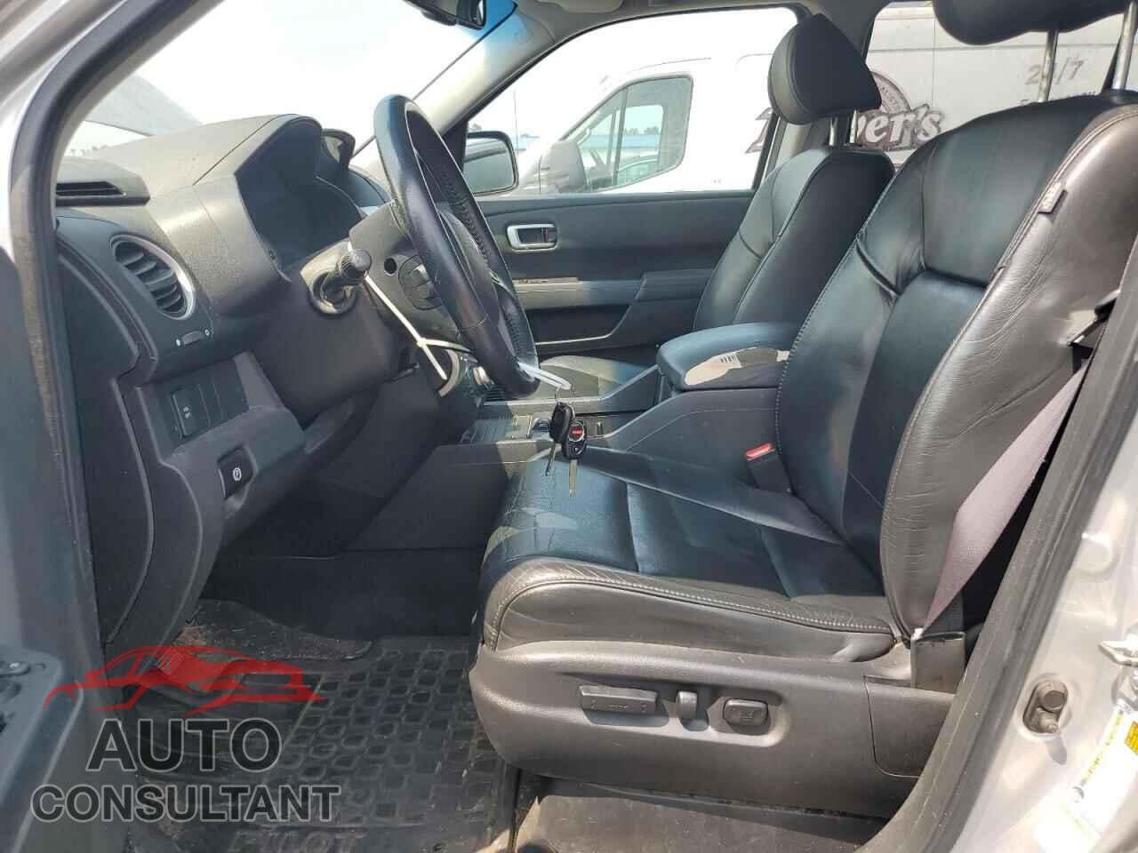 HONDA PILOT 2011 - 5FNYF4H74BB038121