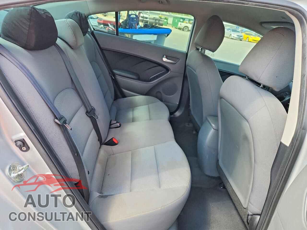 KIA FORTE 2017 - 3KPFK4A73HE036131