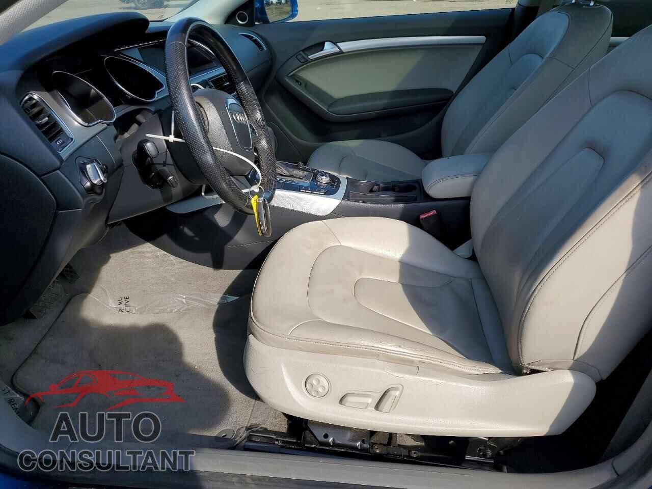 AUDI A5 2010 - WAULFAFR0AA064359