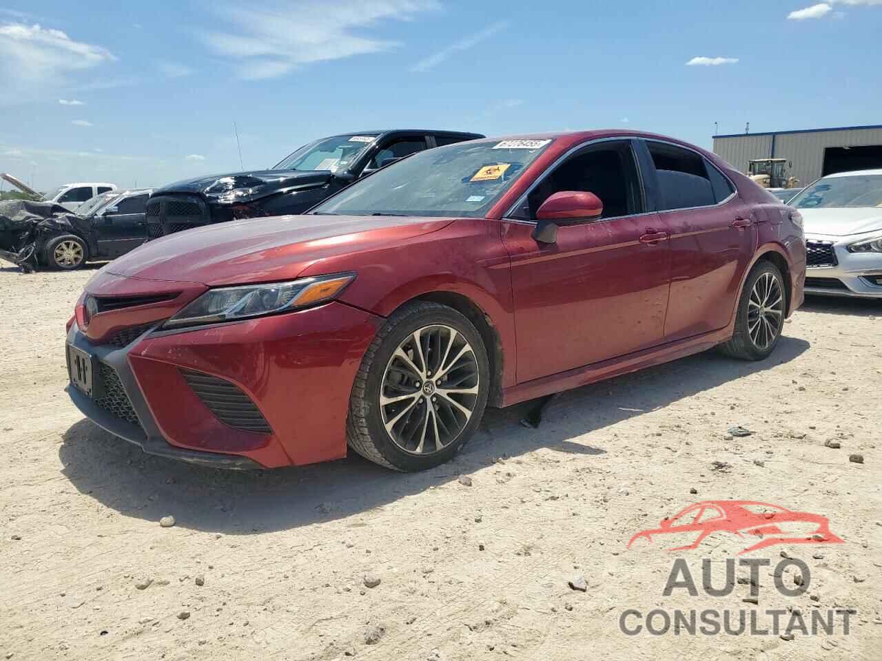 TOYOTA CAMRY 2018 - 4T1B11HK1JU632755