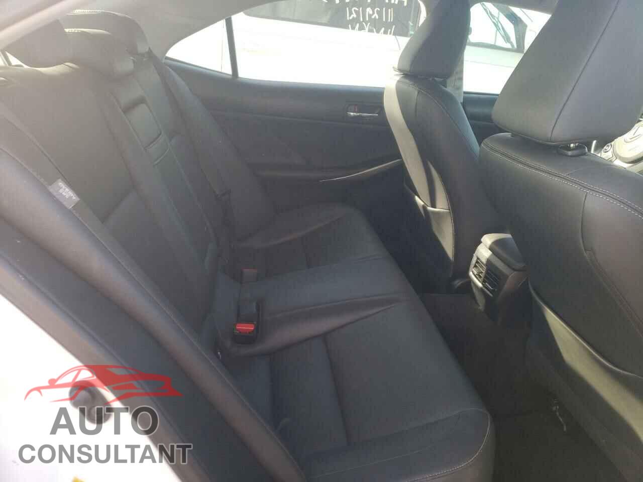 LEXUS IS 2016 - JTHBA1D27G5021155
