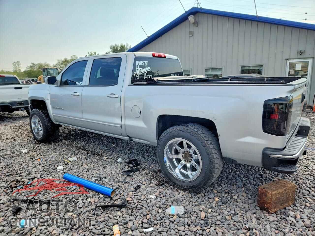 CHEVROLET SILVERADO 2017 - 1GCUKREC2HF116554