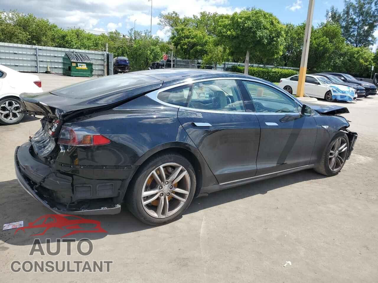 TESLA MODEL S 2013 - 5YJSA1CG5DFP20776