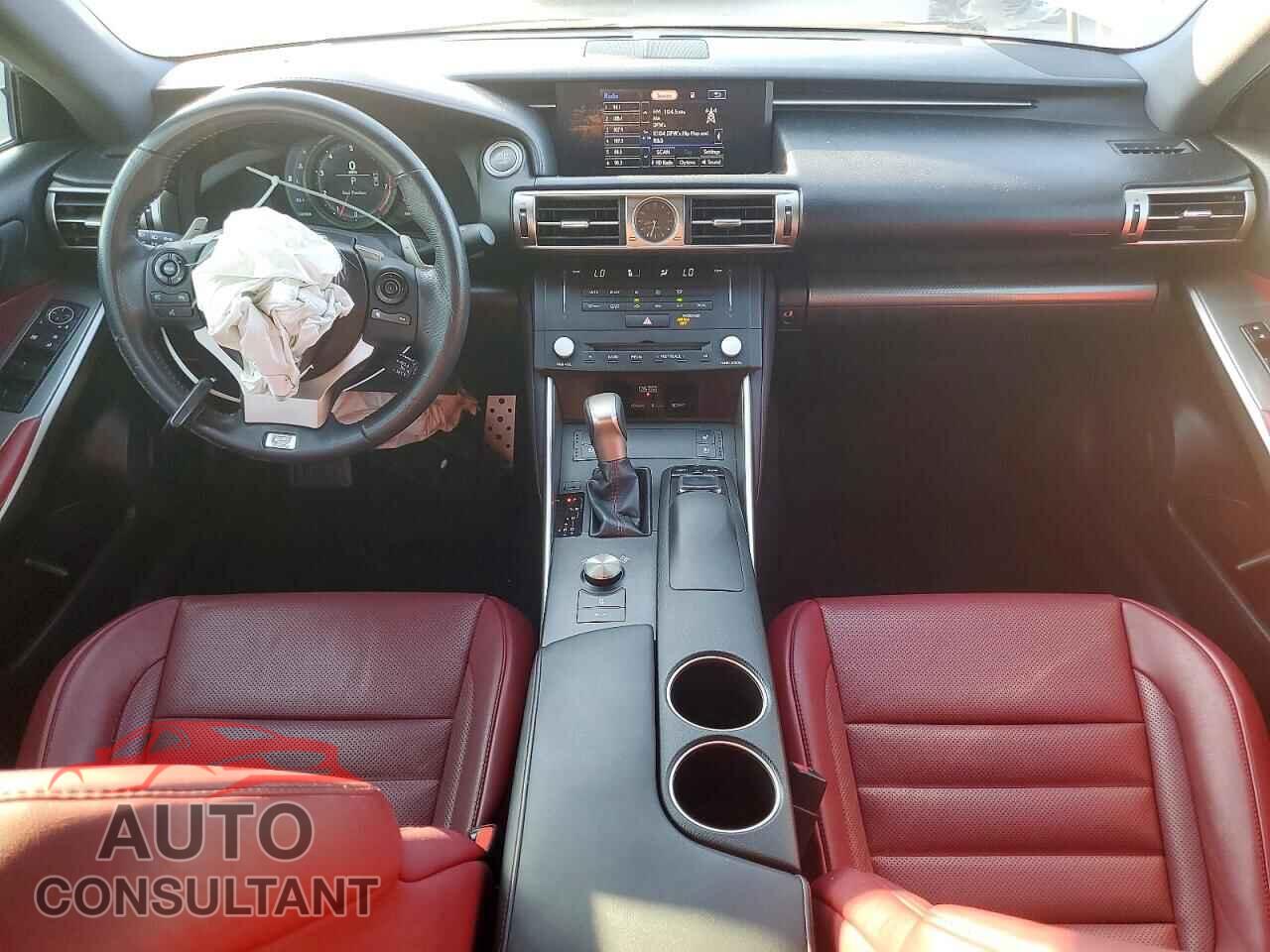 LEXUS IS 2015 - JTHBE1D25F5017947