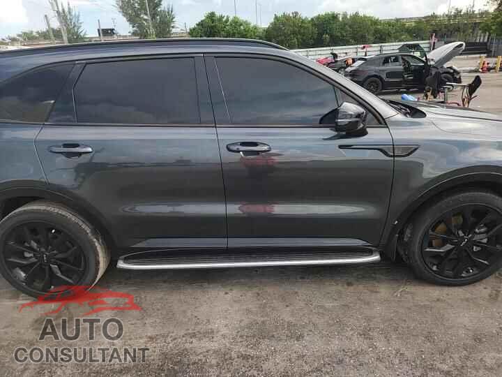 KIA SORENTO 2023 - 5XYRK4LFXPG232103