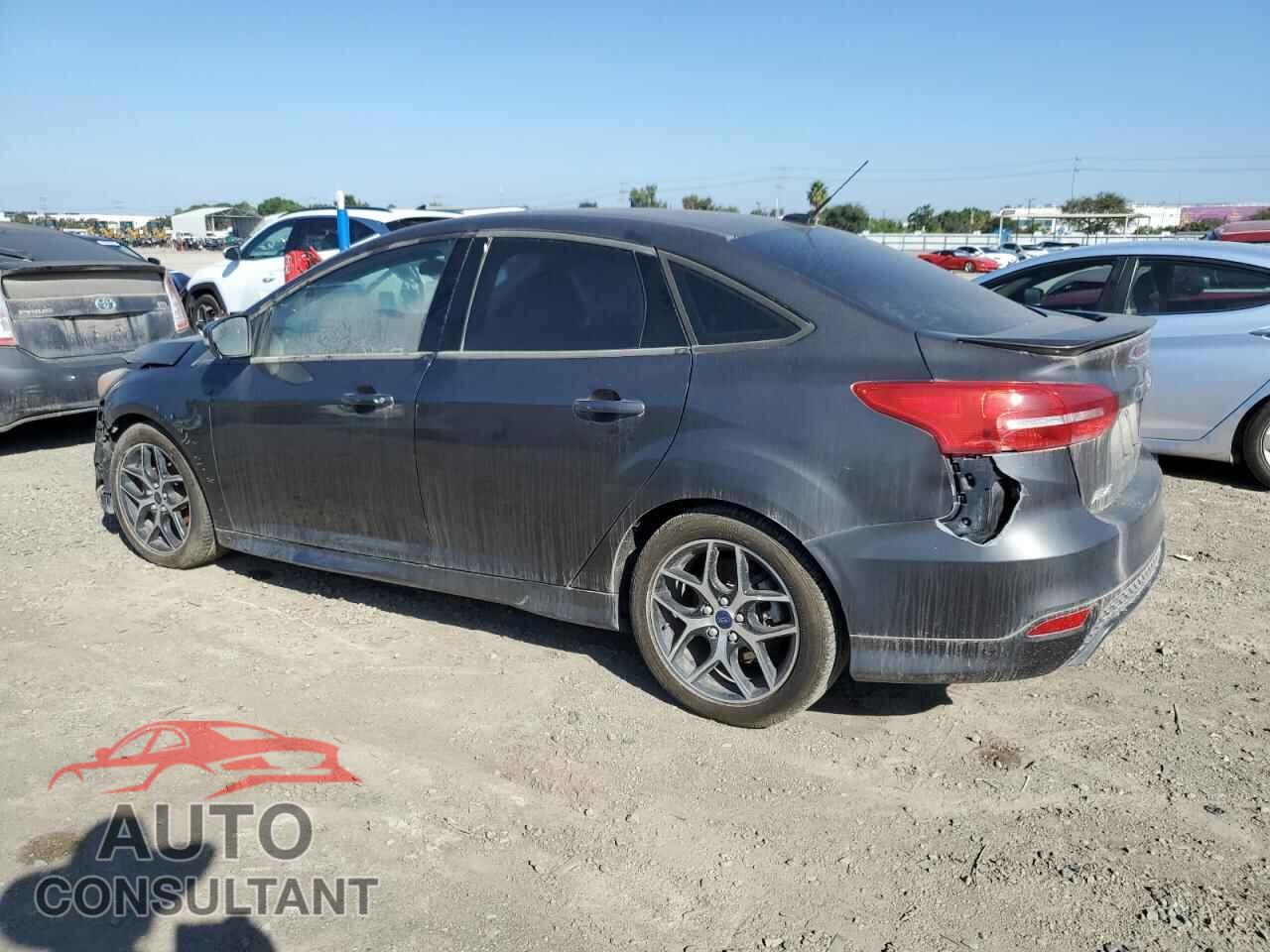 FORD FOCUS 2015 - 1FADP3FE4FL300431