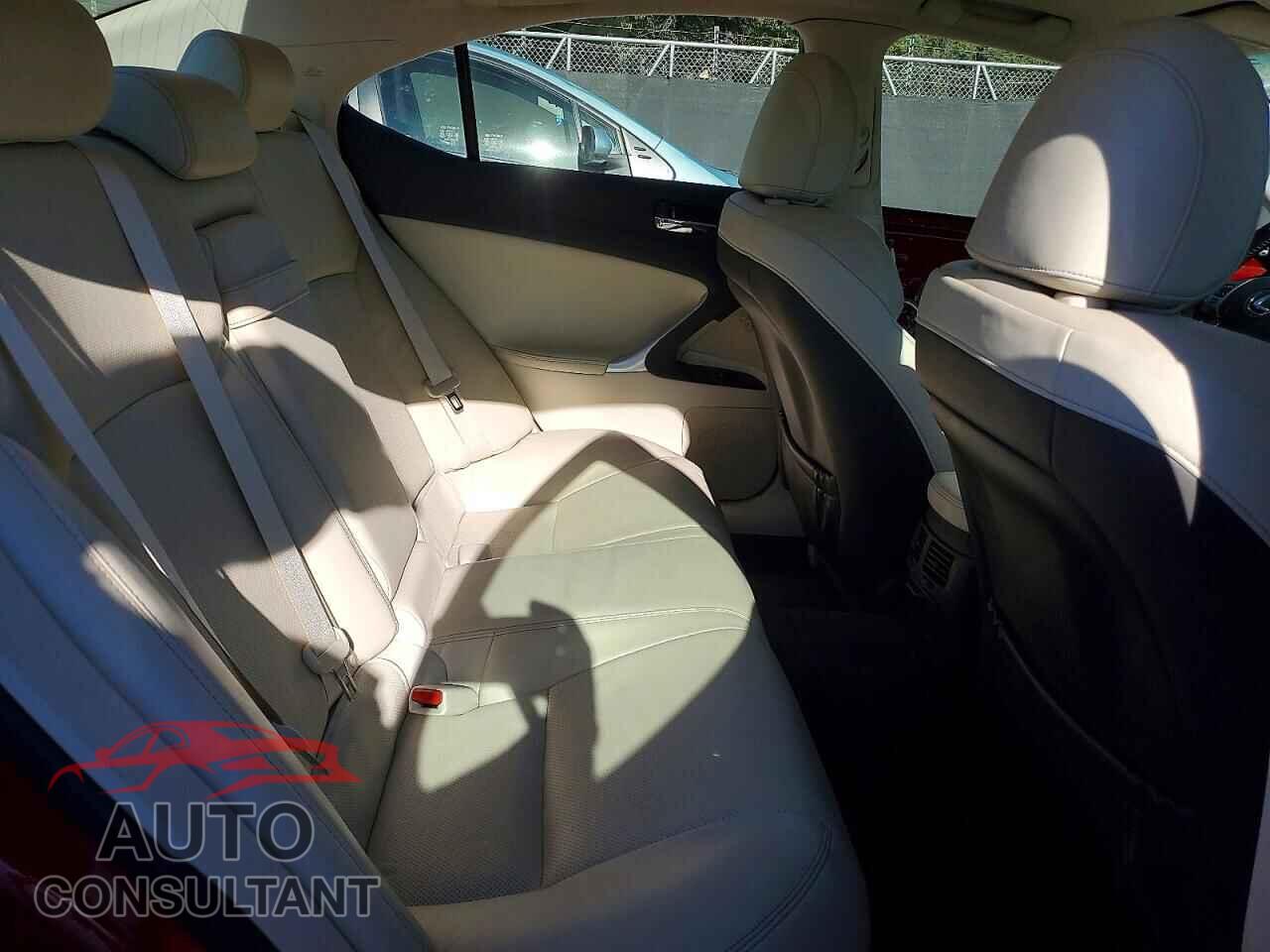 LEXUS IS 2012 - JTHCF5C27C5056528