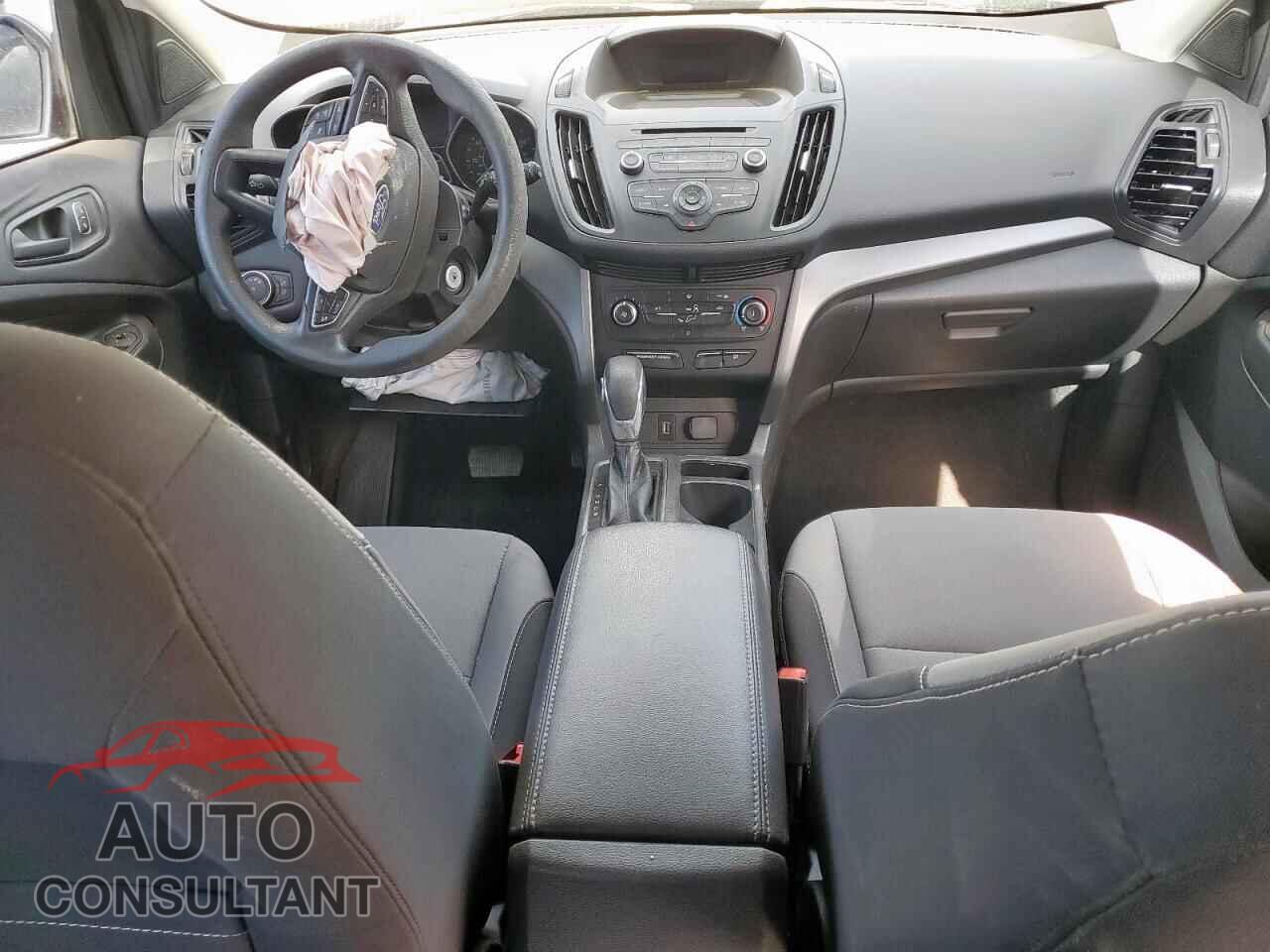 FORD ESCAPE 2018 - 1FMCU0F70JUC68476