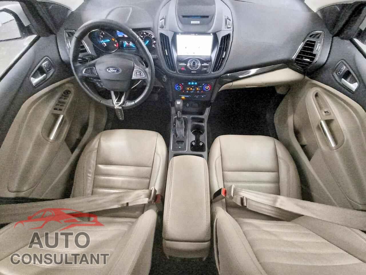 FORD ESCAPE 2017 - 1FMCU9J90HUE72590
