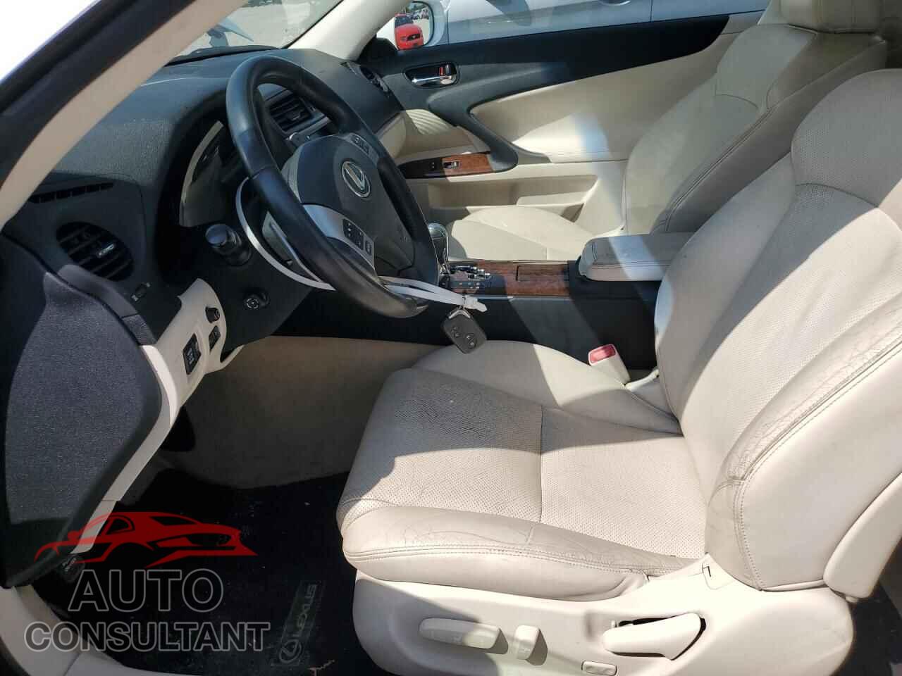 LEXUS IS 2012 - JTHFE2C23C2508393