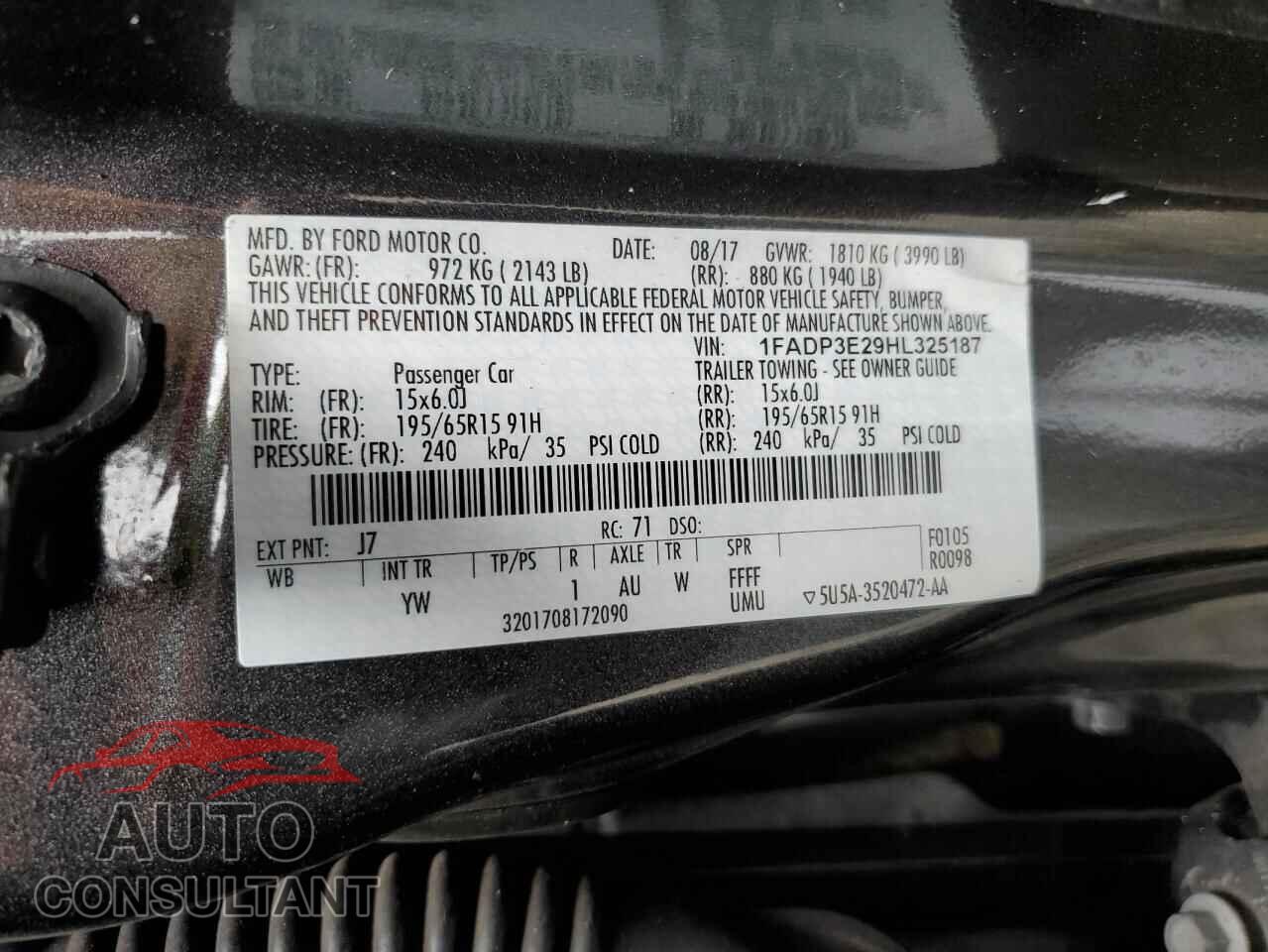 FORD FOCUS 2017 - 1FADP3E29HL325187