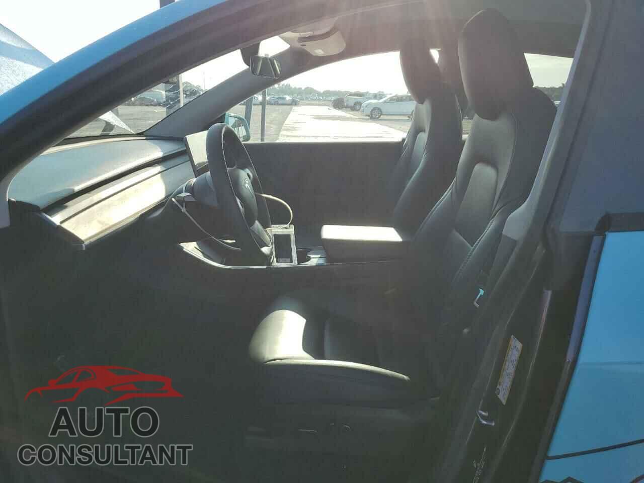 TESLA MODEL Y 2021 - 5YJYGDED2MF107768