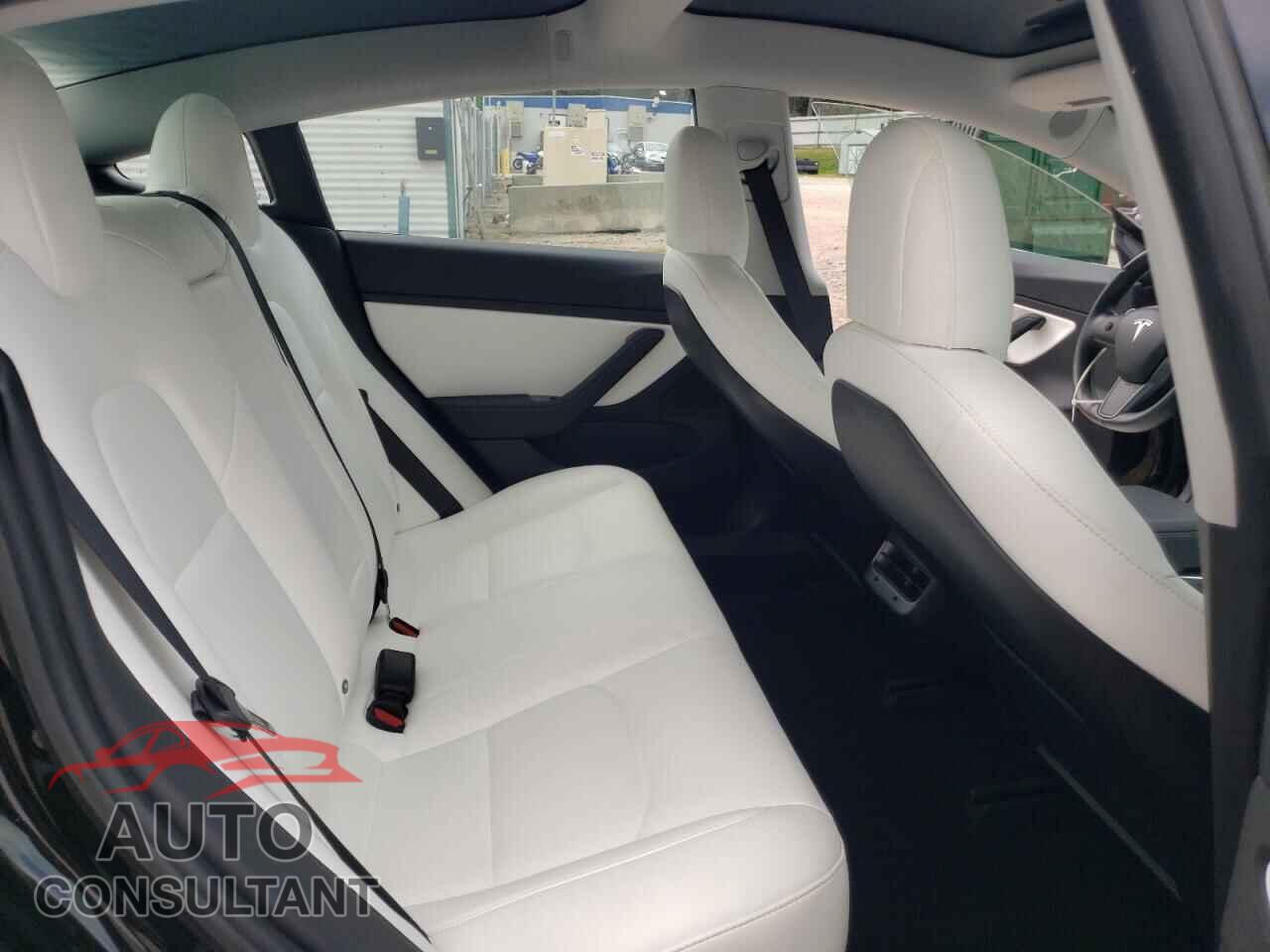 TESLA MODEL 3 2018 - 5YJ3E1EA4JF177871