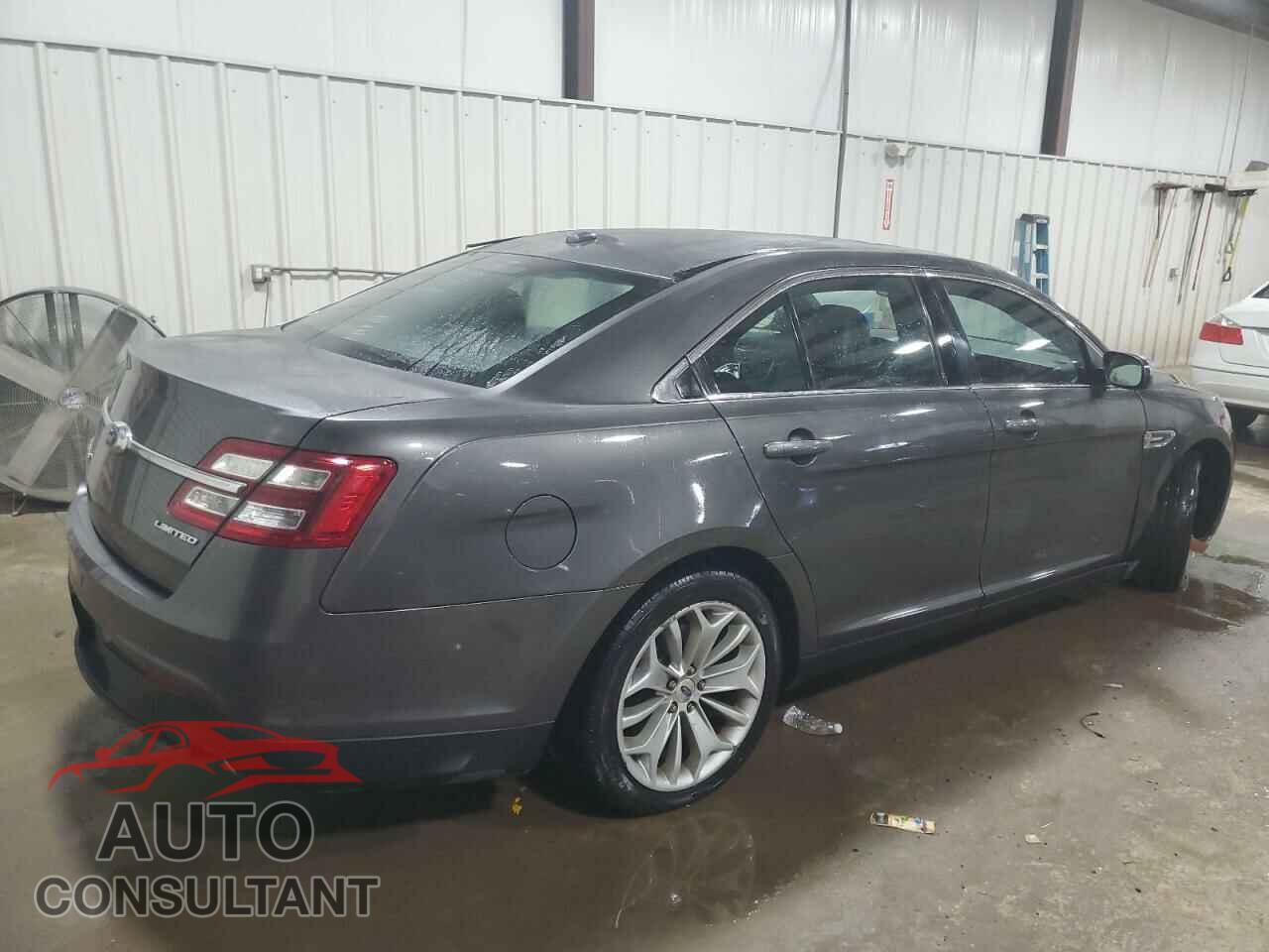 FORD TAURUS 2018 - 1FAHP2F83JG129906