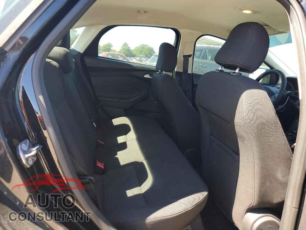 FORD FOCUS 2017 - 1FADP3F21HL227835