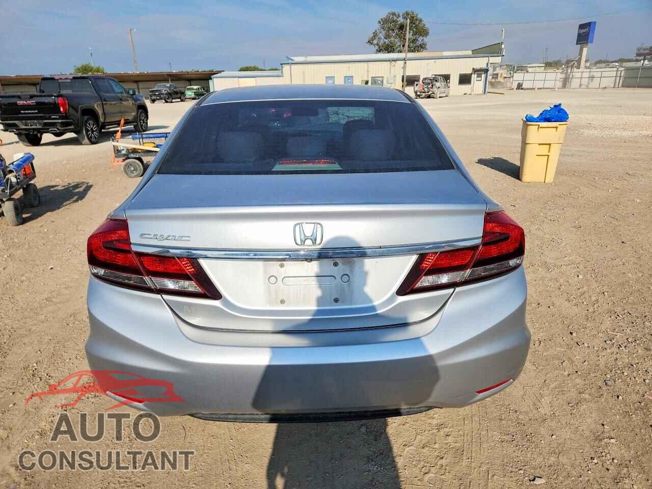 HONDA CIVIC 2013 - 2HGFB2F56DH569442