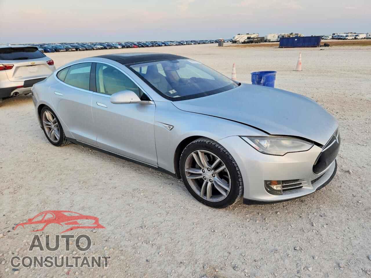 TESLA MODEL S 2013 - 5YJSA1CN0DFP17301