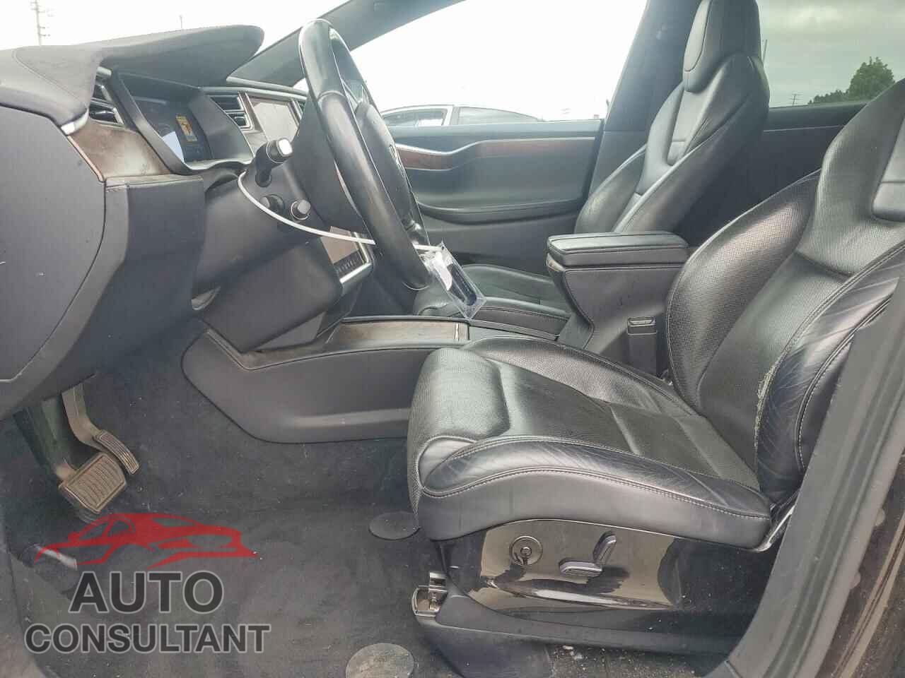 TESLA MODEL X 2016 - 5YJXCBE20GF008087