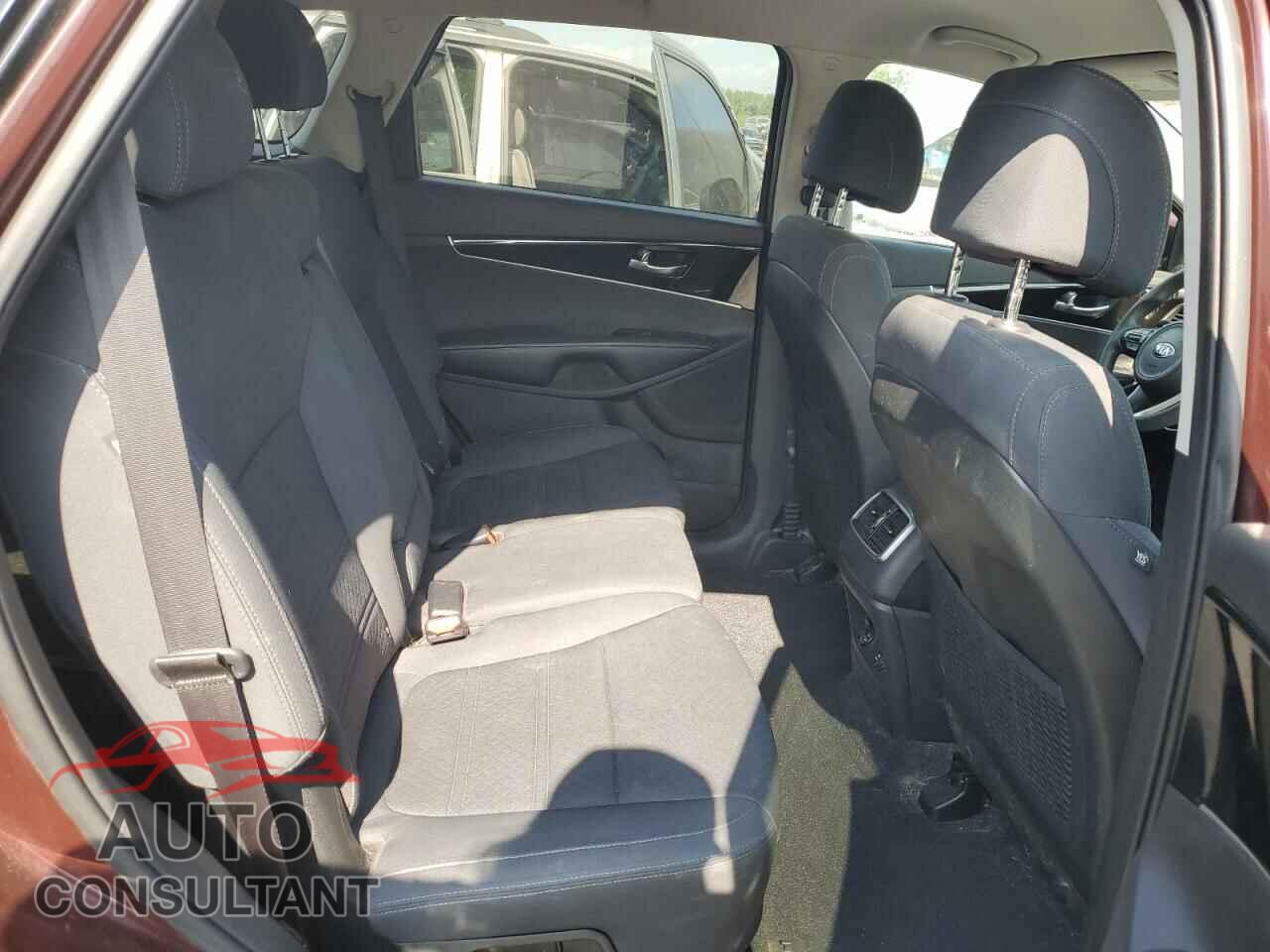 KIA SORENTO 2017 - 5XYPGDA52HG292994