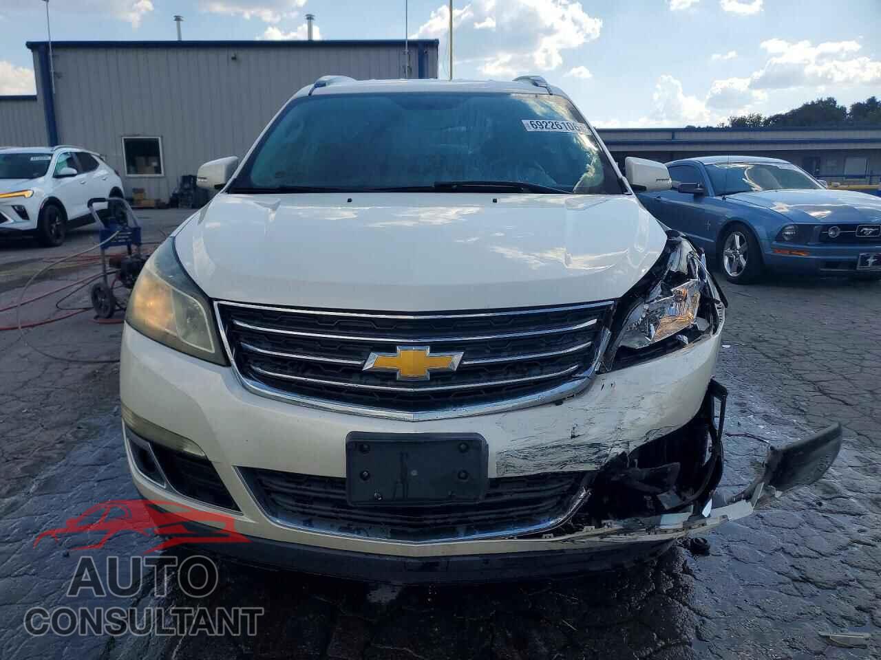 CHEVROLET TRAVERSE 2014 - 1GNKRGKD7EJ310954