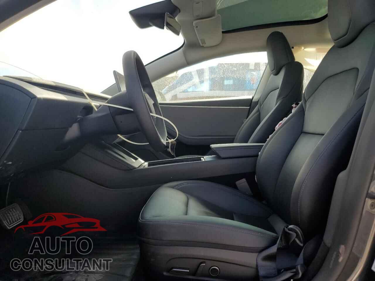 TESLA MODEL 3 2025 - 5YJ3E1EA6SF027049